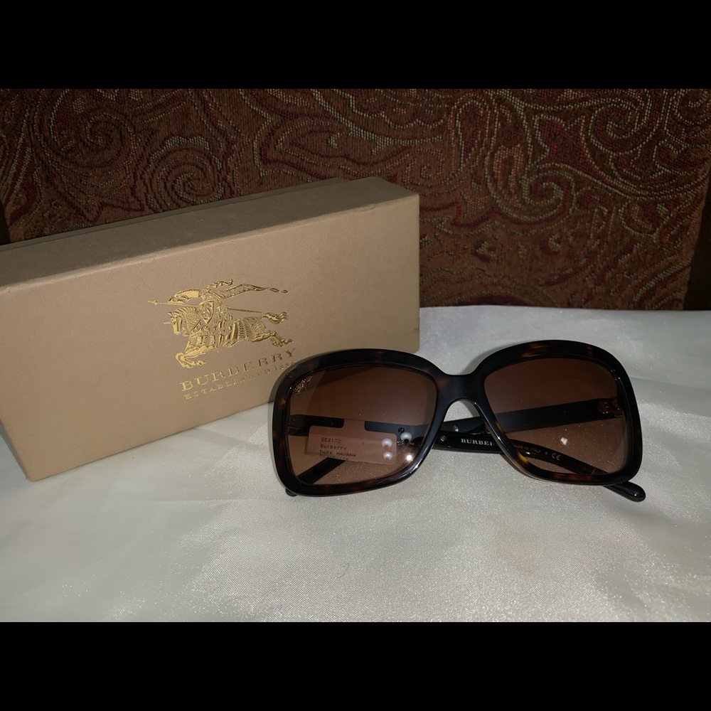 WOMEN BURBERRY SUNGLASSES